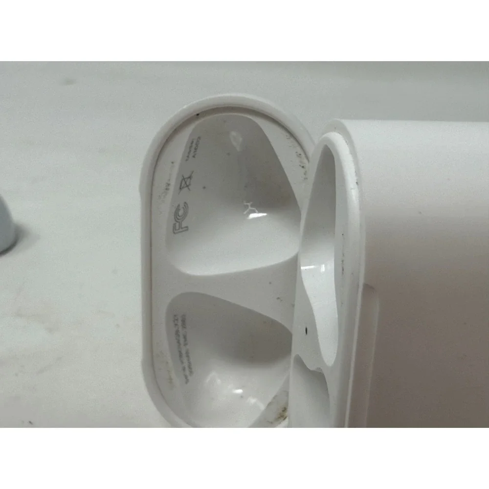 Apple AirPods 2nd Gen A2031 A1602 White with Baseball Stitching Silicone Case. E